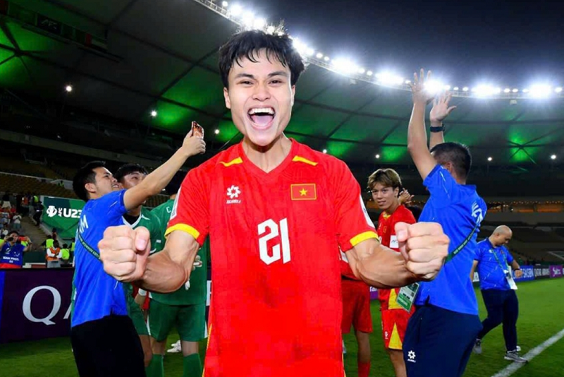 Từ cậu bé bị cha ngăn cản đến người hùng đưa U23 Việt Nam vào bán kết